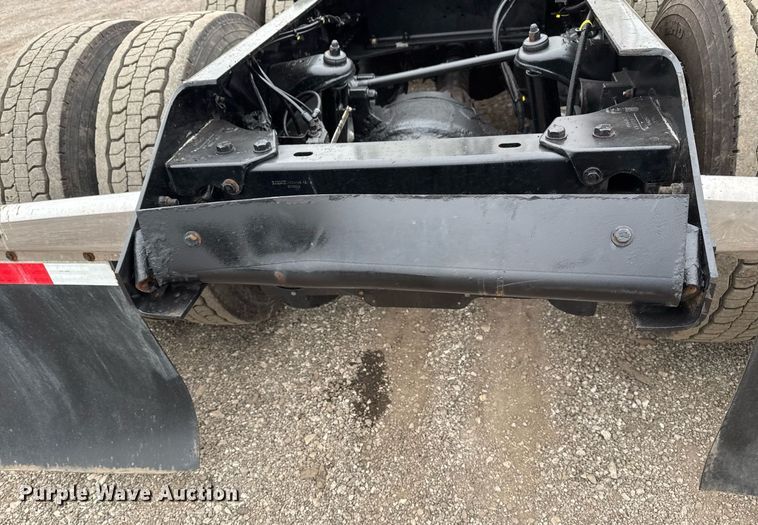 image for item EG2446 2019 Kenworth W900 semi truck