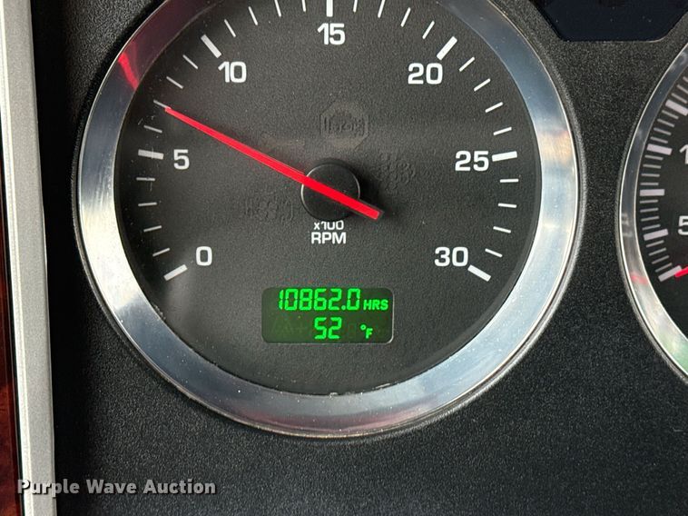 image for item EG2446 2019 Kenworth W900 semi truck