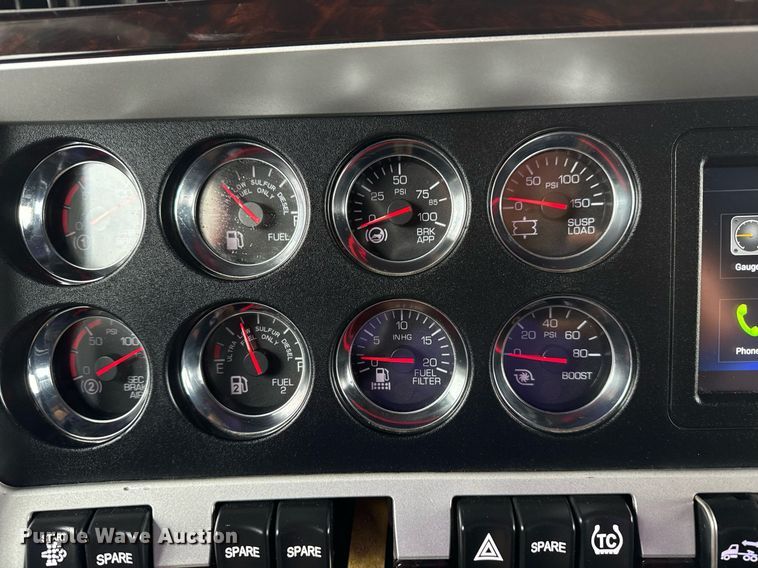 image for item EG2446 2019 Kenworth W900 semi truck