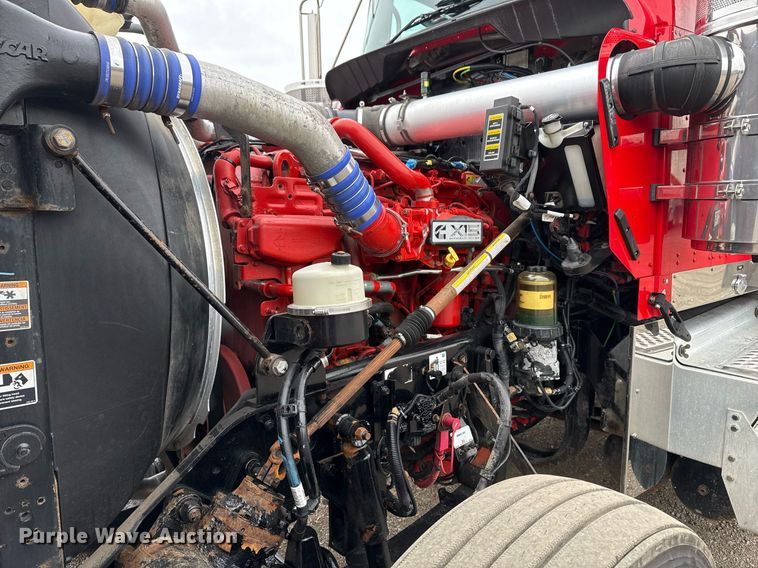 image for item EG2446 2019 Kenworth W900 semi truck