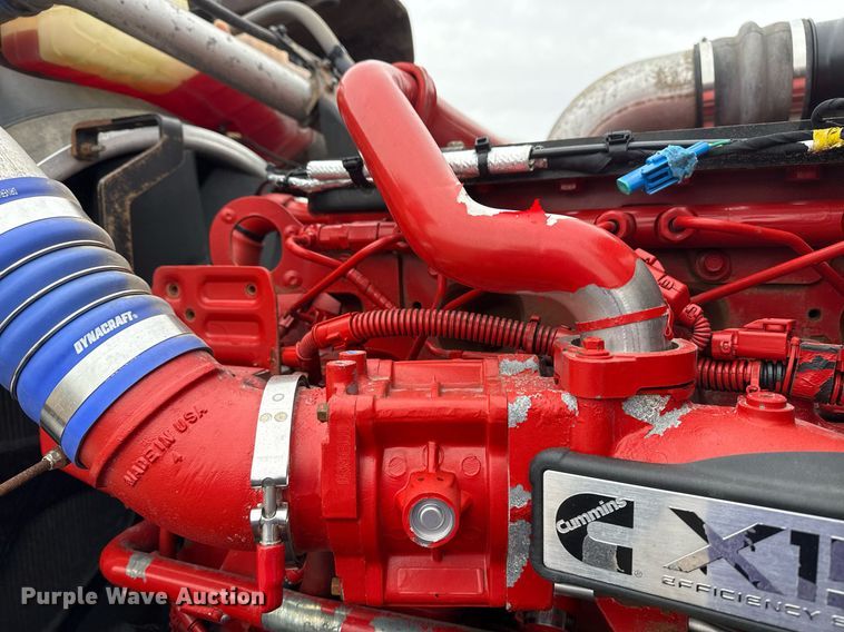 image for item EG2446 2019 Kenworth W900 semi truck