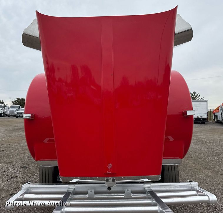 image for item EG2446 2019 Kenworth W900 semi truck