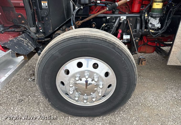 image for item EG2446 2019 Kenworth W900 semi truck