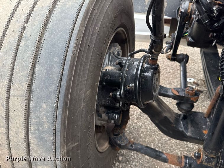 image for item EG2446 2019 Kenworth W900 semi truck