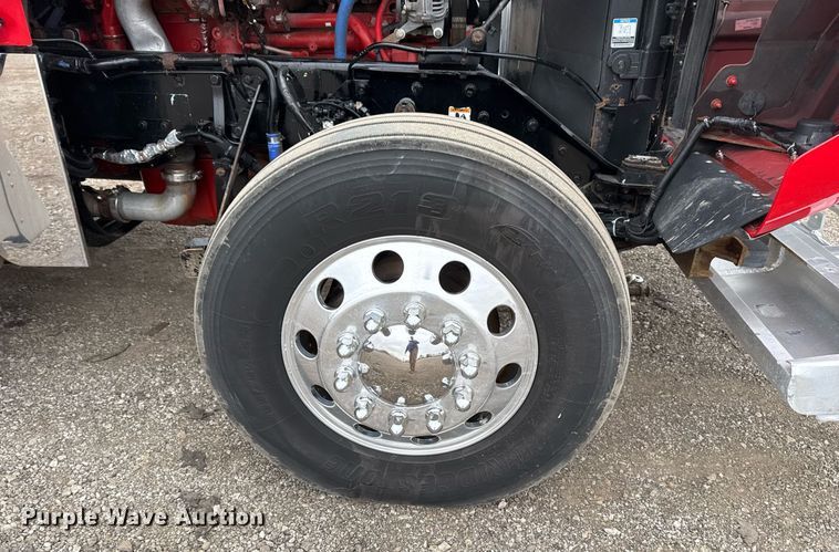 image for item EG2446 2019 Kenworth W900 semi truck