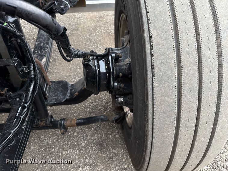 image for item EG2446 2019 Kenworth W900 semi truck