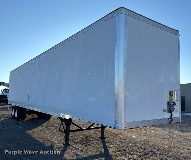 image for item EG2481 2010 Wabash dry van trailer