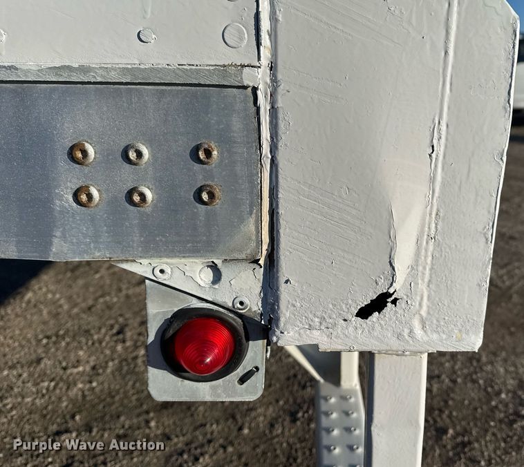 image for item EG2481 2010 Wabash dry van trailer