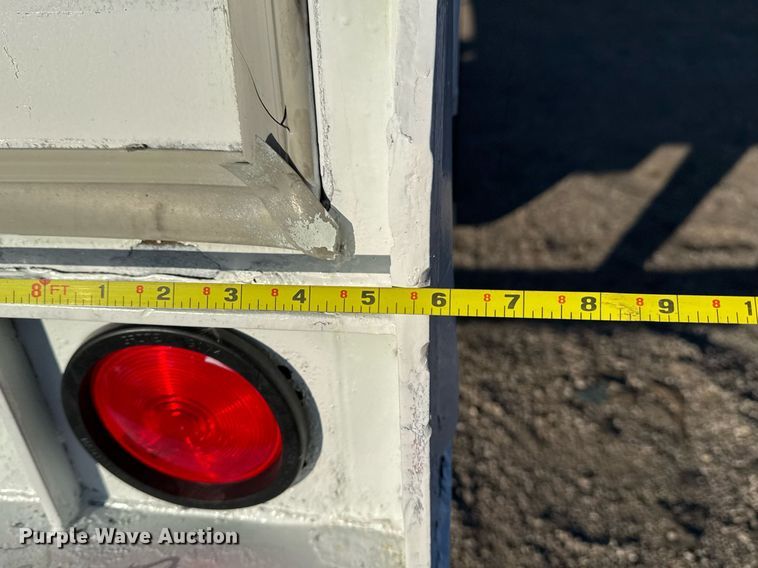 image for item EG2481 2010 Wabash dry van trailer