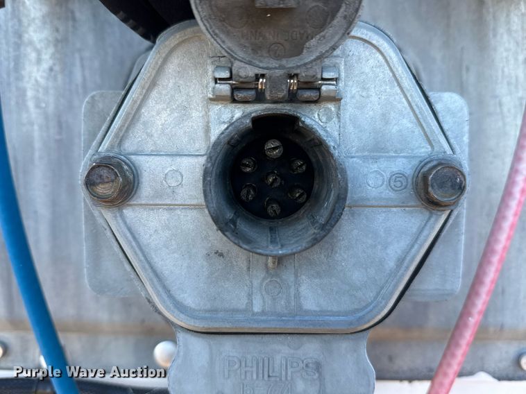 image for item EG2481 2010 Wabash dry van trailer