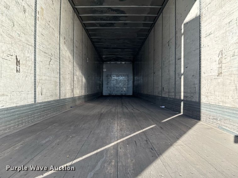 image for item EG2481 2010 Wabash dry van trailer