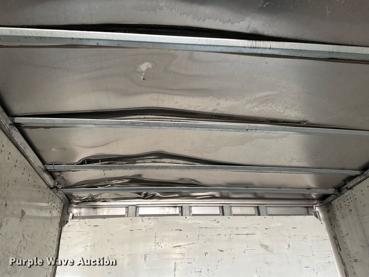 image for item EG2481 2010 Wabash dry van trailer