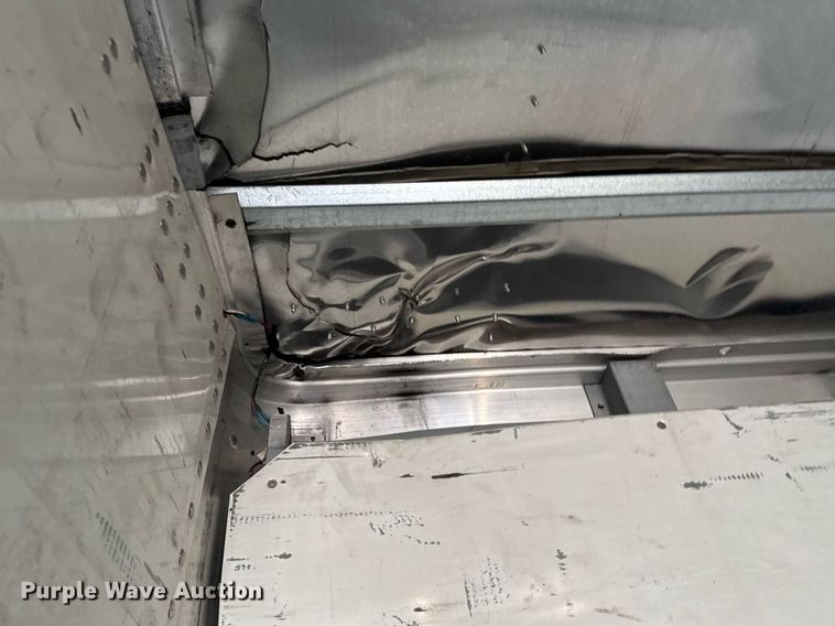 image for item EG2481 2010 Wabash dry van trailer