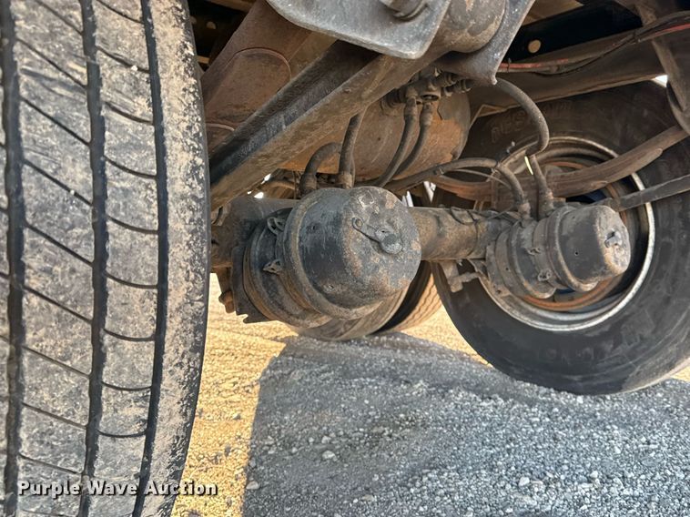 image for item EG2481 2010 Wabash dry van trailer