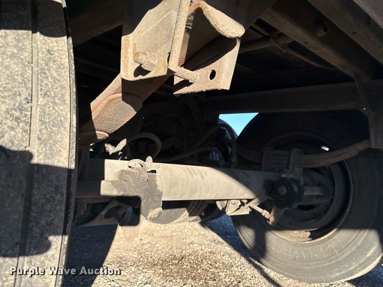 image for item EG2481 2010 Wabash dry van trailer