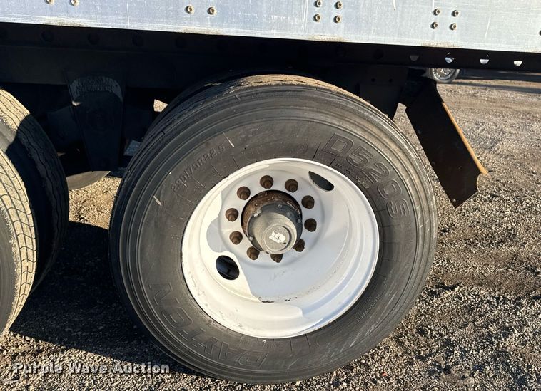 image for item EG2481 2010 Wabash dry van trailer