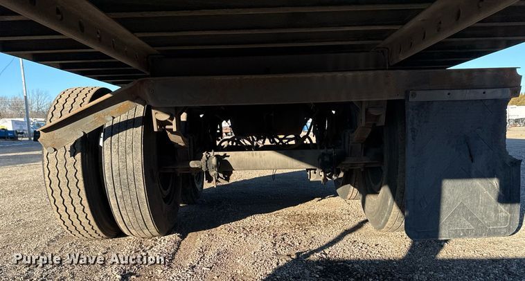 image for item EG2481 2010 Wabash dry van trailer