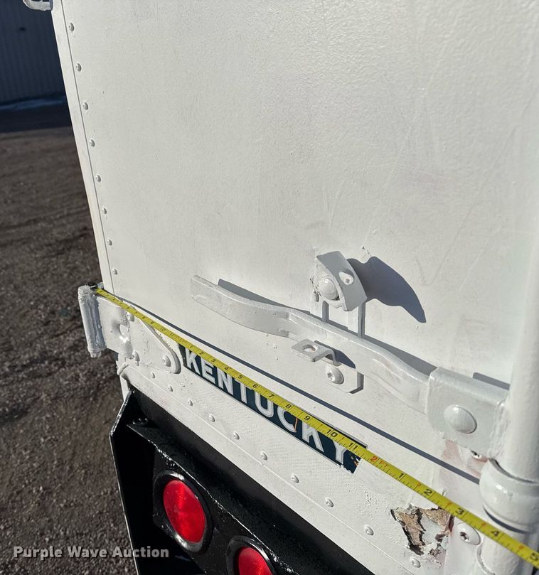image for item EG2482 1999 Kentucky Trailers dry van trailer