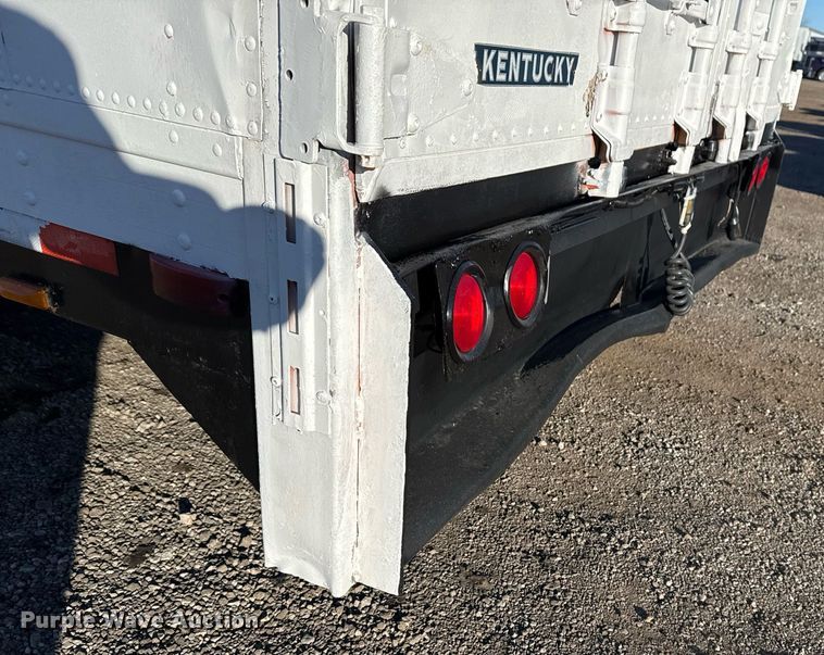 image for item EG2482 1999 Kentucky Trailers dry van trailer