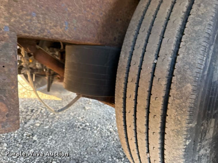 image for item EG2482 1999 Kentucky Trailers dry van trailer