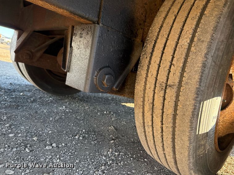 image for item EG2482 1999 Kentucky Trailers dry van trailer