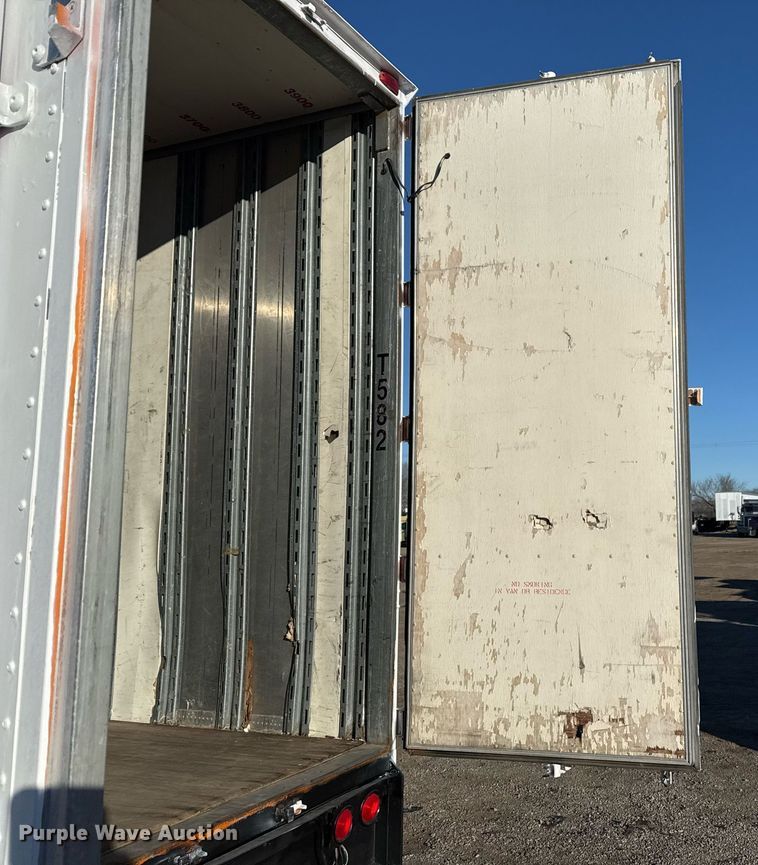 image for item EG2482 1999 Kentucky Trailers dry van trailer