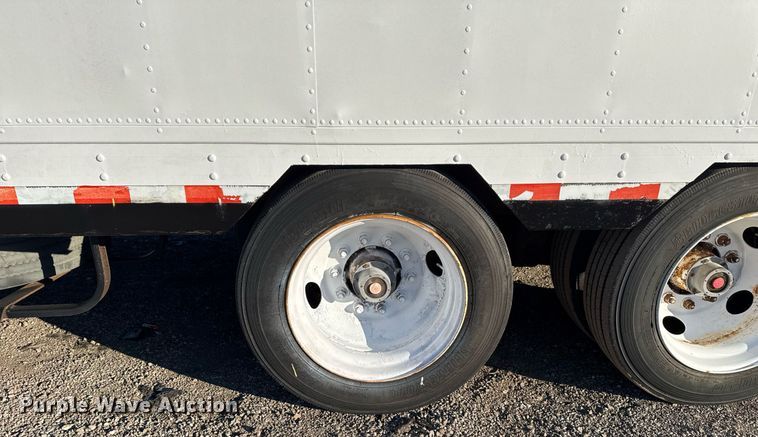 image for item EG2482 1999 Kentucky Trailers dry van trailer