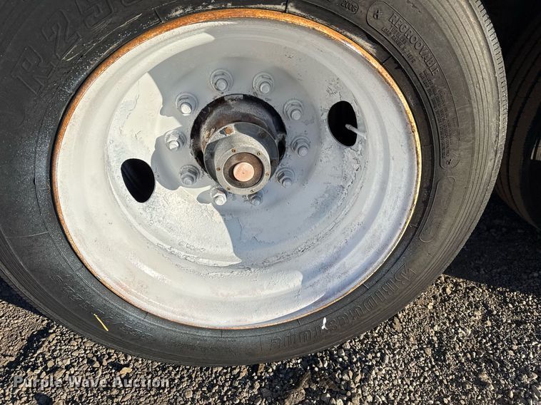 image for item EG2482 1999 Kentucky Trailers dry van trailer