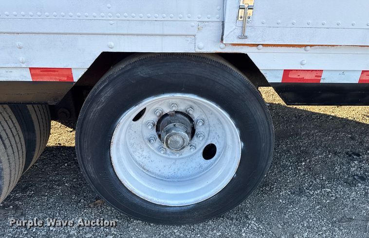 image for item EG2482 1999 Kentucky Trailers dry van trailer
