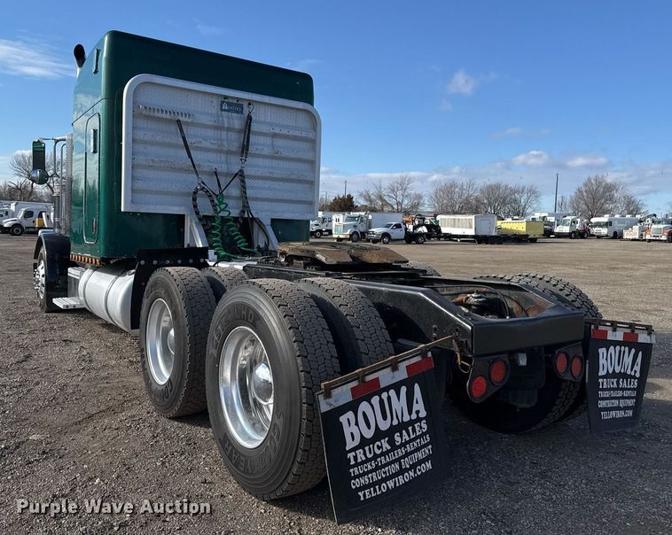 image for item EG2493 2005 Peterbilt 379 semi truck