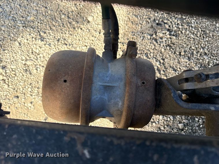 image for item EG2493 2005 Peterbilt 379 semi truck