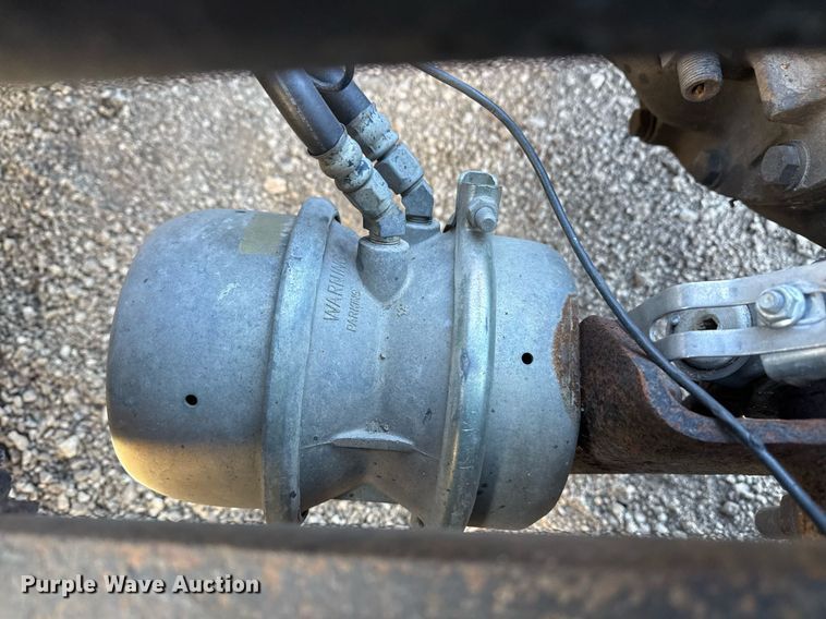 image for item EG2493 2005 Peterbilt 379 semi truck