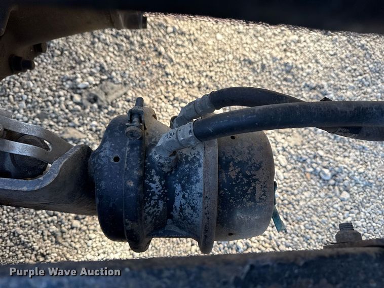 image for item EG2493 2005 Peterbilt 379 semi truck