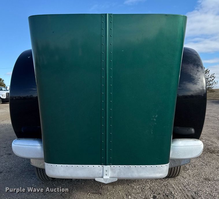 image for item EG2493 2005 Peterbilt 379 semi truck