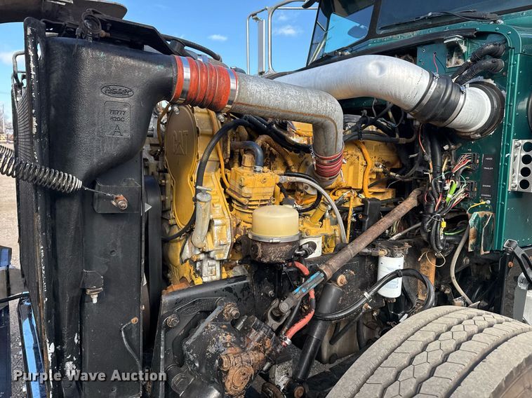 image for item EG2493 2005 Peterbilt 379 semi truck