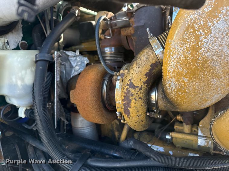 image for item EG2493 2005 Peterbilt 379 semi truck