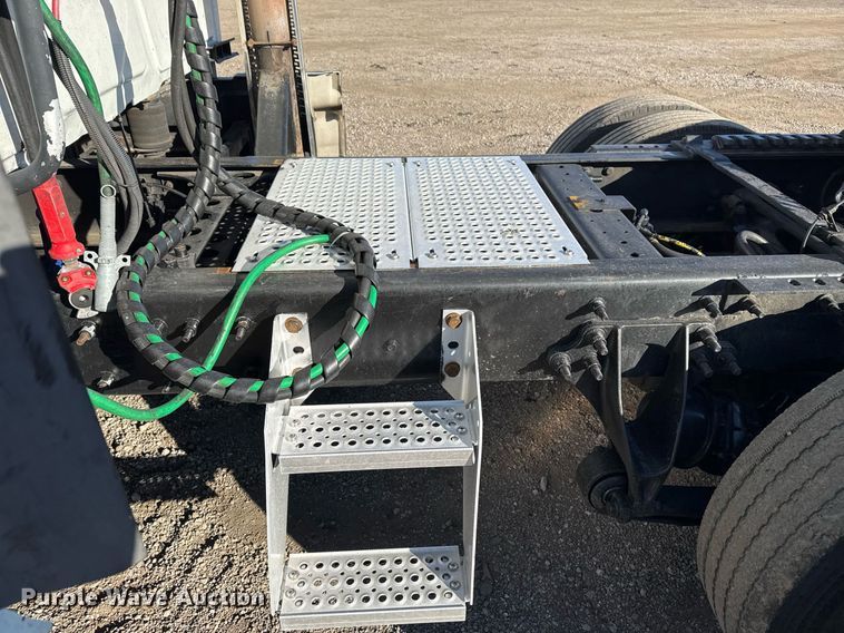 image for item EG2499 2010 International ProStar Premium semi truck