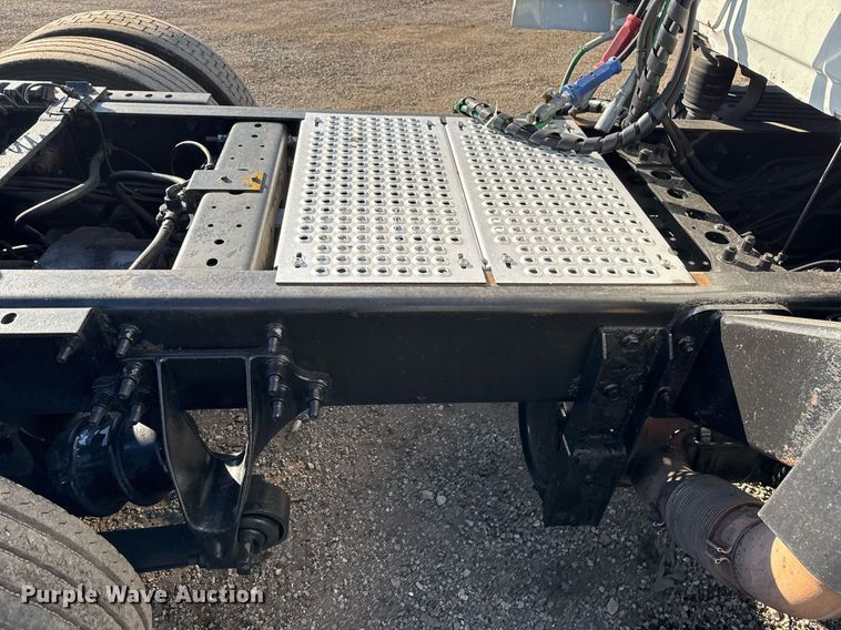 image for item EG2499 2010 International ProStar Premium semi truck