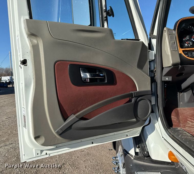 image for item EG2499 2010 International ProStar Premium semi truck