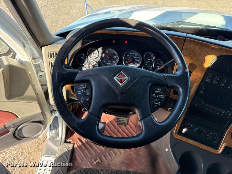 image for item EG2499 2010 International ProStar Premium semi truck