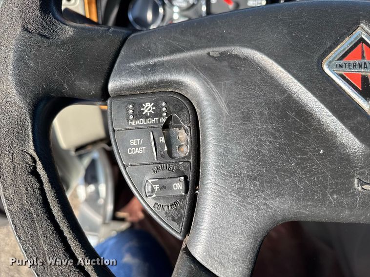 image for item EG2499 2010 International ProStar Premium semi truck