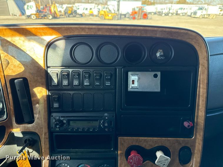 image for item EG2499 2010 International ProStar Premium semi truck