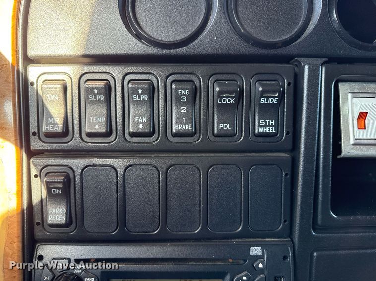 image for item EG2499 2010 International ProStar Premium semi truck