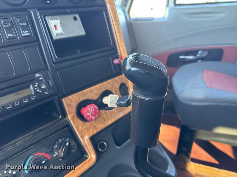 image for item EG2499 2010 International ProStar Premium semi truck