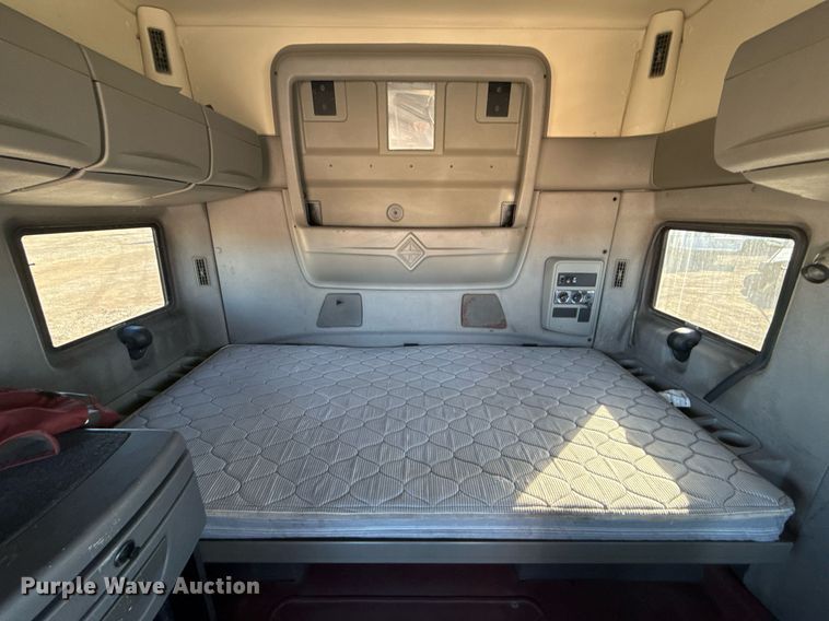 image for item EG2499 2010 International ProStar Premium semi truck