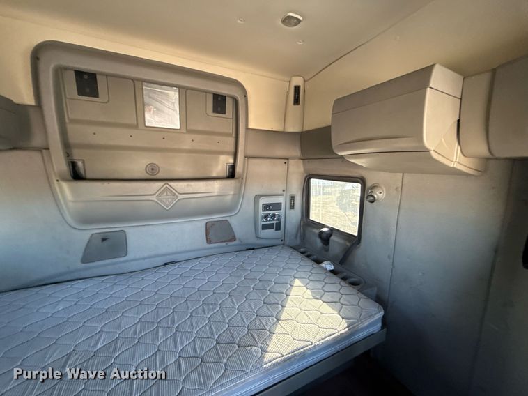 image for item EG2499 2010 International ProStar Premium semi truck