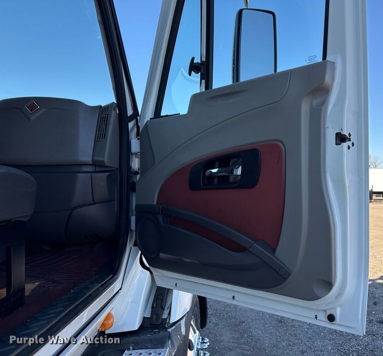 image for item EG2499 2010 International ProStar Premium semi truck