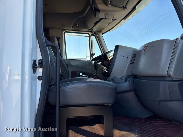 image for item EG2499 2010 International ProStar Premium semi truck