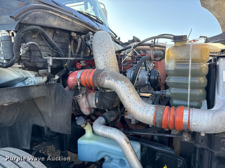 image for item EG2499 2010 International ProStar Premium semi truck