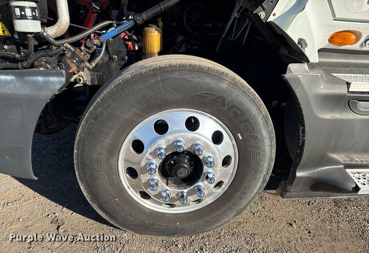 image for item EG2499 2010 International ProStar Premium semi truck